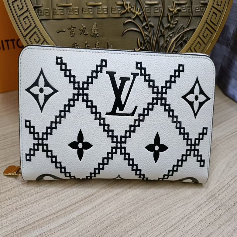 LV Wallets 95